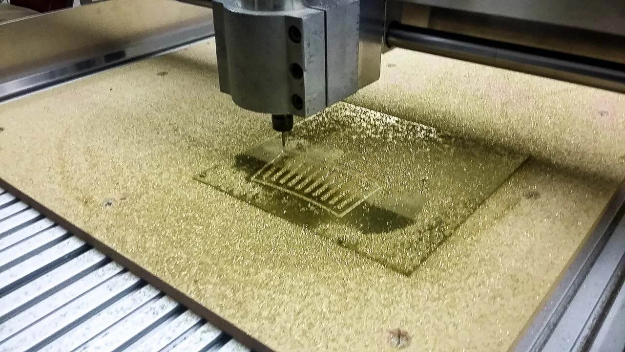 CNC-Bearbeitung eines Metallteils